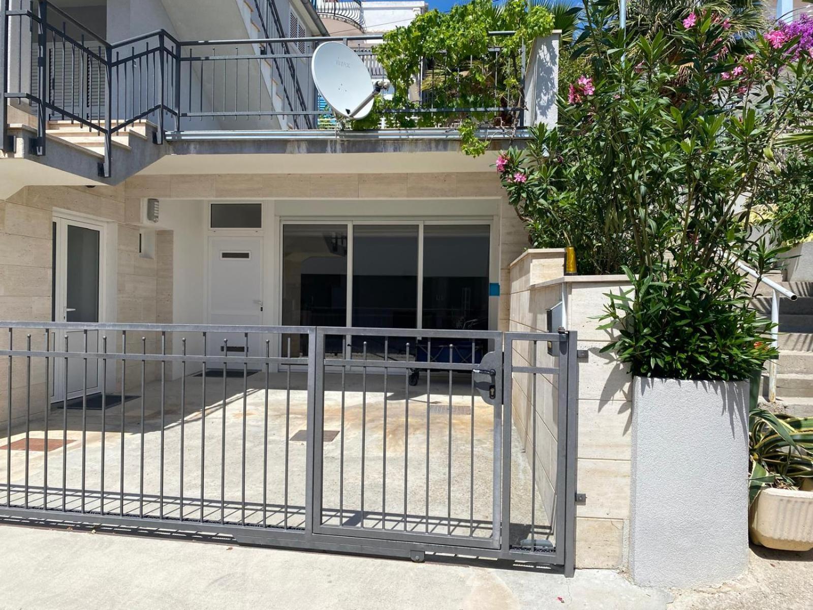 Villa Pina Tisno Apartment Zonsa 2 Pers Eksteriør bilde